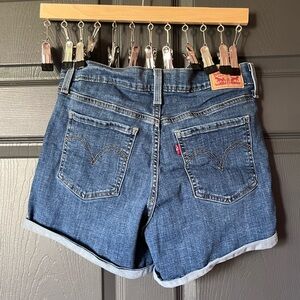 Levi mid length short